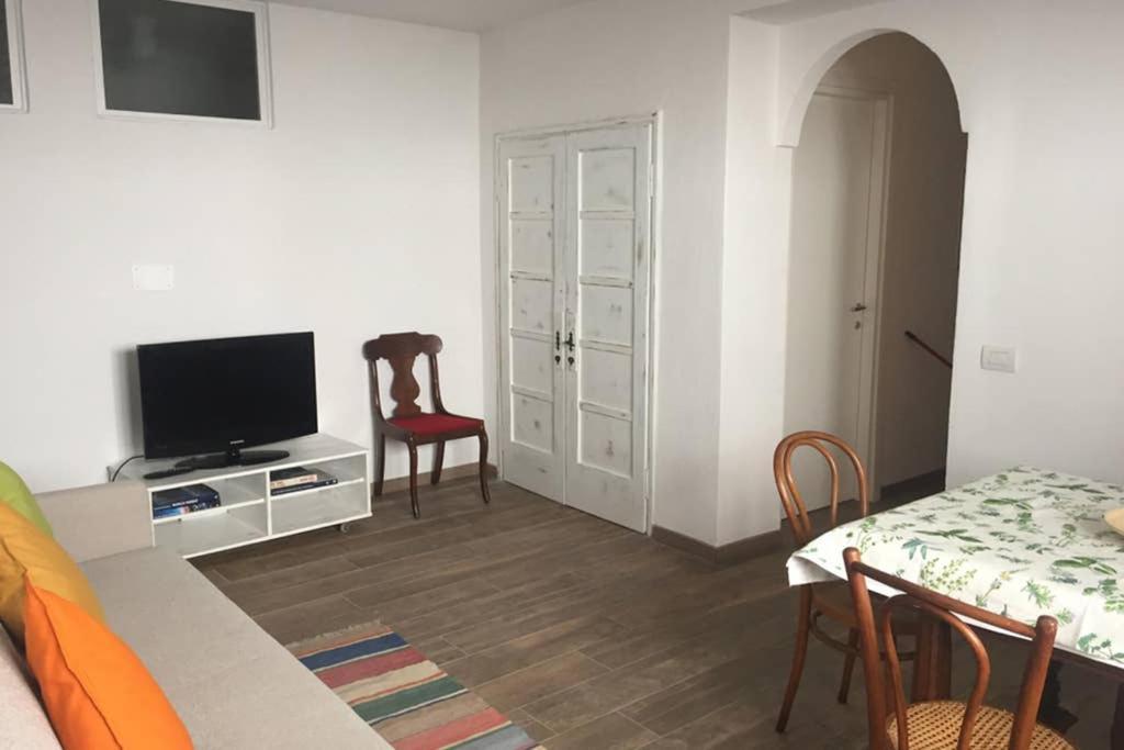 Appartamento Aubert 64 Aosta Esterno foto